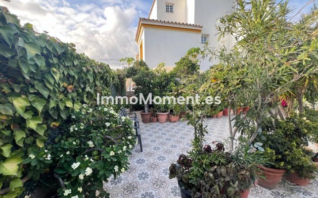 Vrijstaande villa - Bestaande woning - Estepona  - Estepona Centro