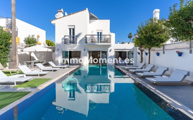 Vrijstaande villa - Bestaande woning - Estepona  - Estepona Centro