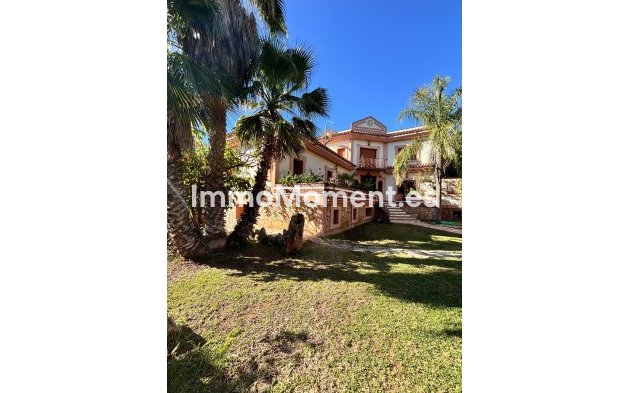 Vrijstaande villa - Bestaande woning - Estepona  - Estepona Centro