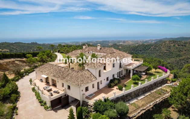 Vrijstaande villa - Bestaande woning - Estepona  - Estepona Centro
