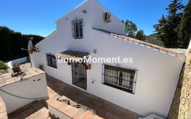 Vrijstaande villa - Bestaande woning - Estepona  - Valle Romano