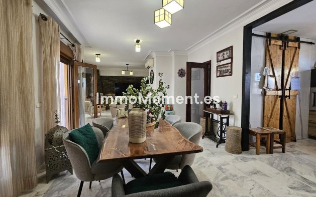 Vrijstaande villa - Bestaande woning - Fuengirola - Los Pacos