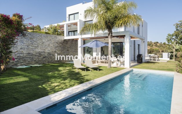 Vrijstaande villa - Bestaande woning - Marbella - Cabopino