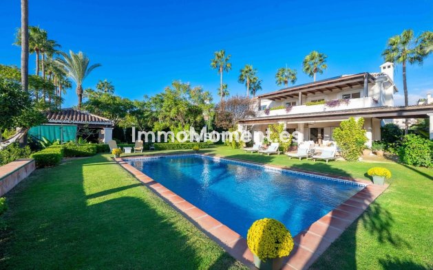 Vrijstaande villa - Bestaande woning - Marbella - Elviria