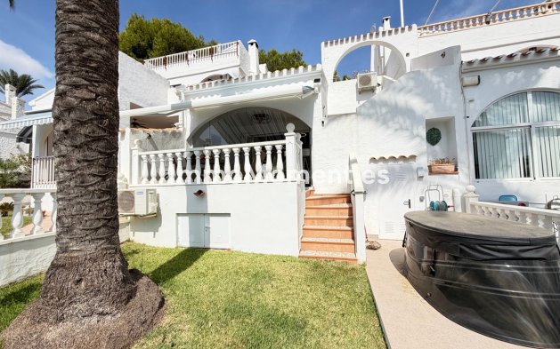 Vrijstaande villa - Bestaande woning - Orihuela Costa - Villamartín