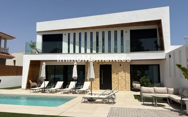 Vrijstaande villa - Bestaande woning - Orihuela - Los Altos