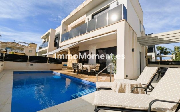Vrijstaande villa - Bestaande woning - Orihuela - Los Dolses