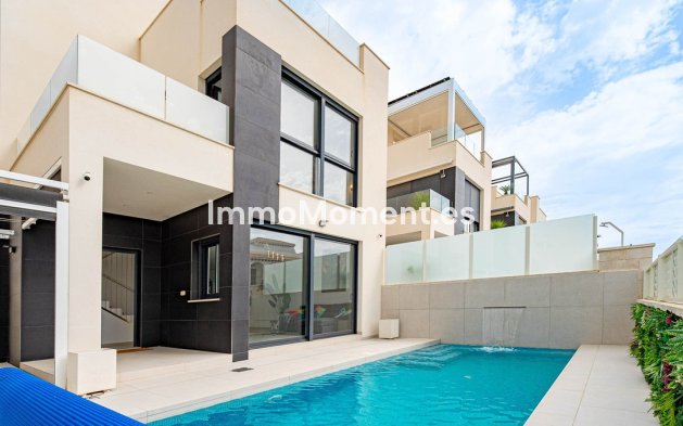 Vrijstaande villa - Bestaande woning - Orihuela - Punta Prima