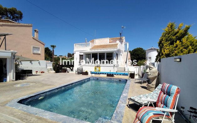 Vrijstaande villa - Bestaande woning - Orihuela - Torremendo