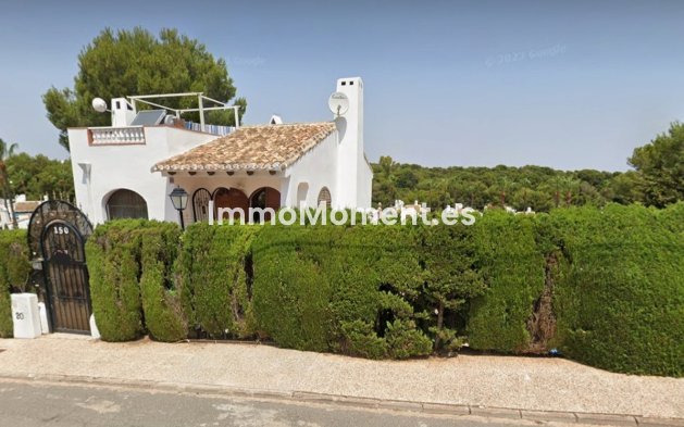 Vrijstaande villa - Bestaande woning - Orihuela - Villamartin
