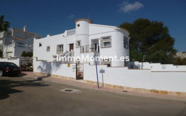 Vrijstaande villa - Bestaande woning - Orihuela - Villamartin