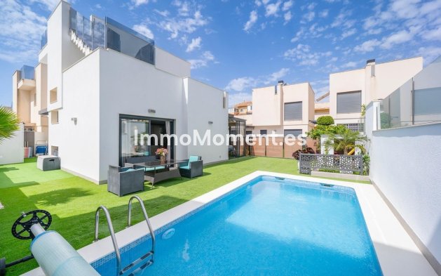 Vrijstaande villa - Bestaande woning - Torrevieja - Aguas Nuevas