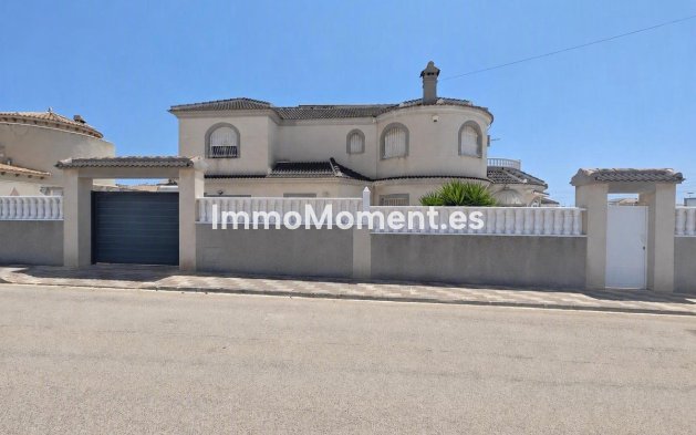 Vrijstaande villa - Bestaande woning - Torrevieja - La Siesta