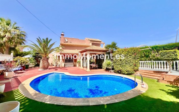 Vrijstaande villa - Bestaande woning - Torrevieja - Torrevieja Centro