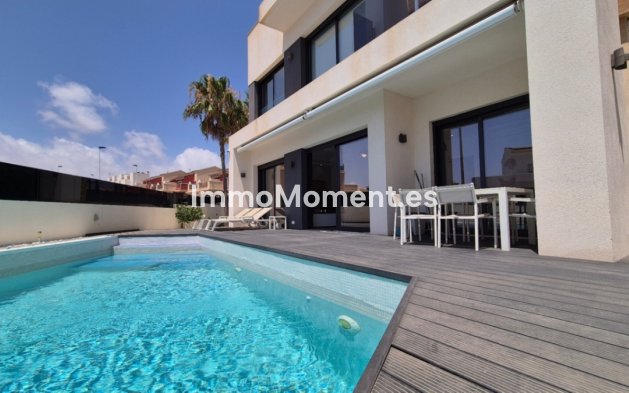 Vrijstaande villa - Bestaande woning - Torrevieja - Torrevieja Centro