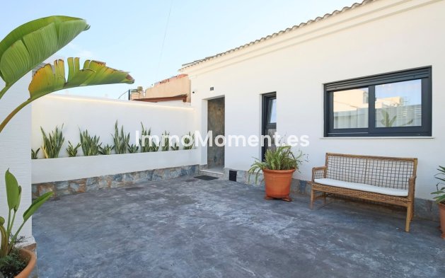 Vrijstaande villa - Bestaande woning - Torrevieja - Torrevieja Centro