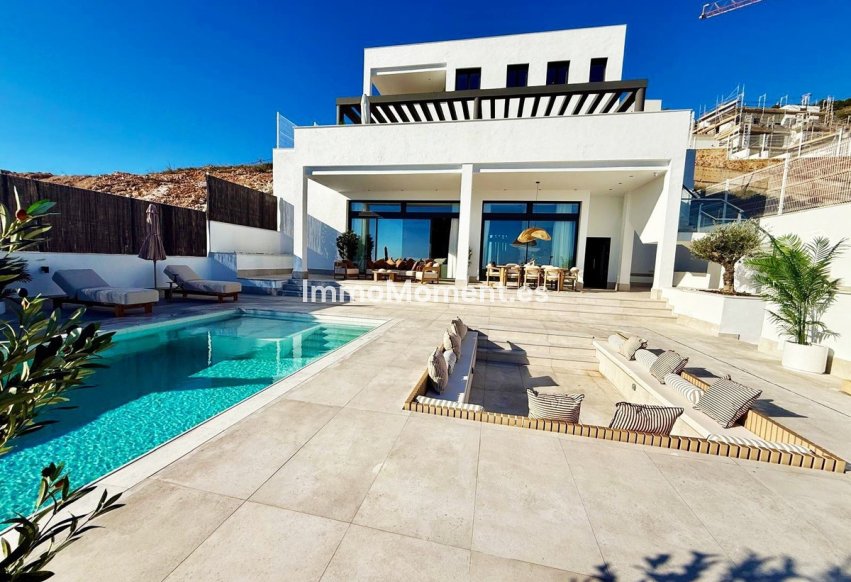 Wiederverkauf - Freistehende Villa - Benalmadena - Benalmadena Centro