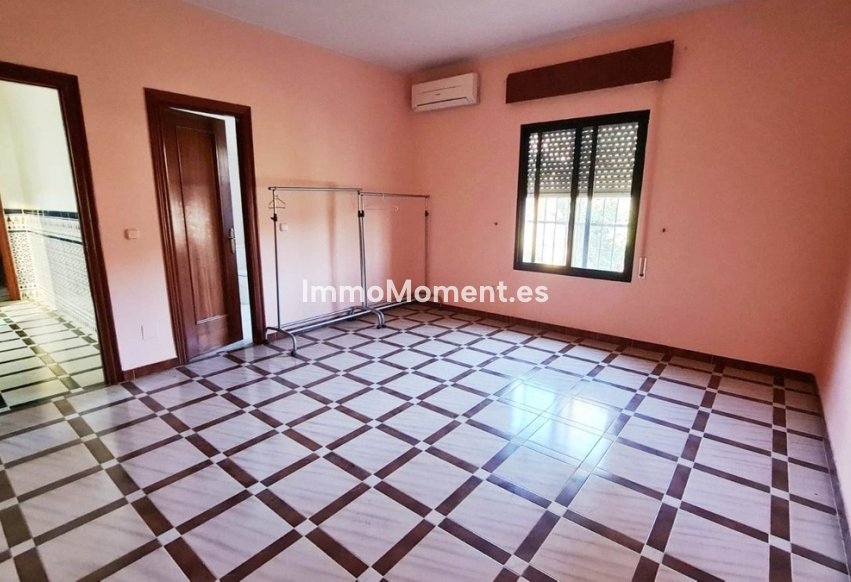 Wiederverkauf - Freistehende Villa - Benalmadena - Benalmadena Centro