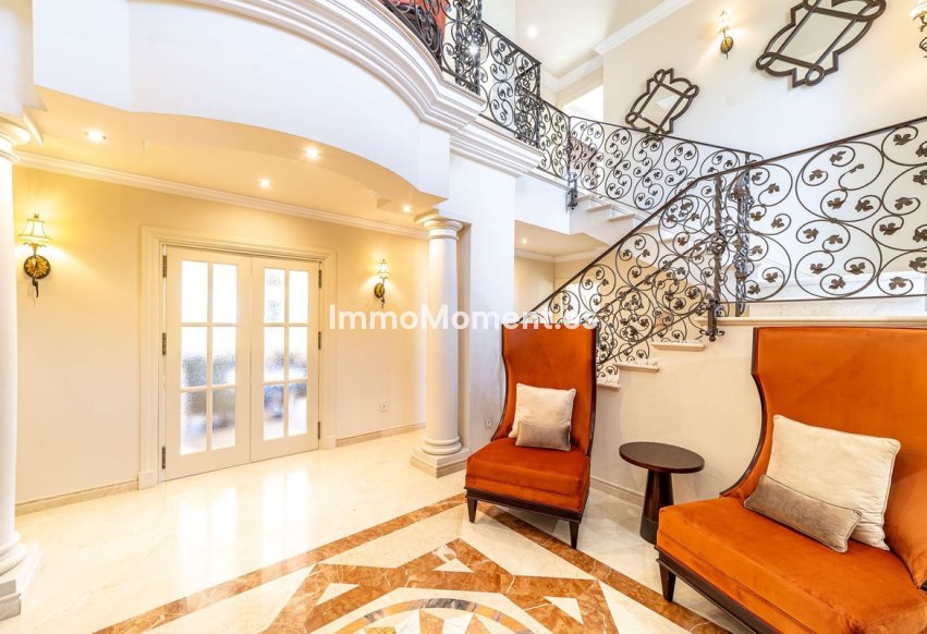 Wiederverkauf - Freistehende Villa - Estepona  - Atalaya