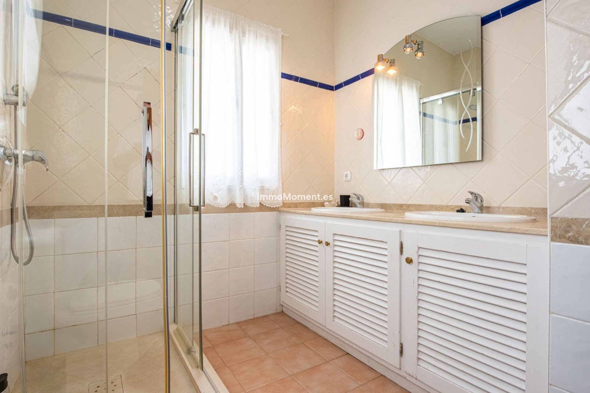 Wiederverkauf - Freistehende Villa - Estepona  - Atalaya