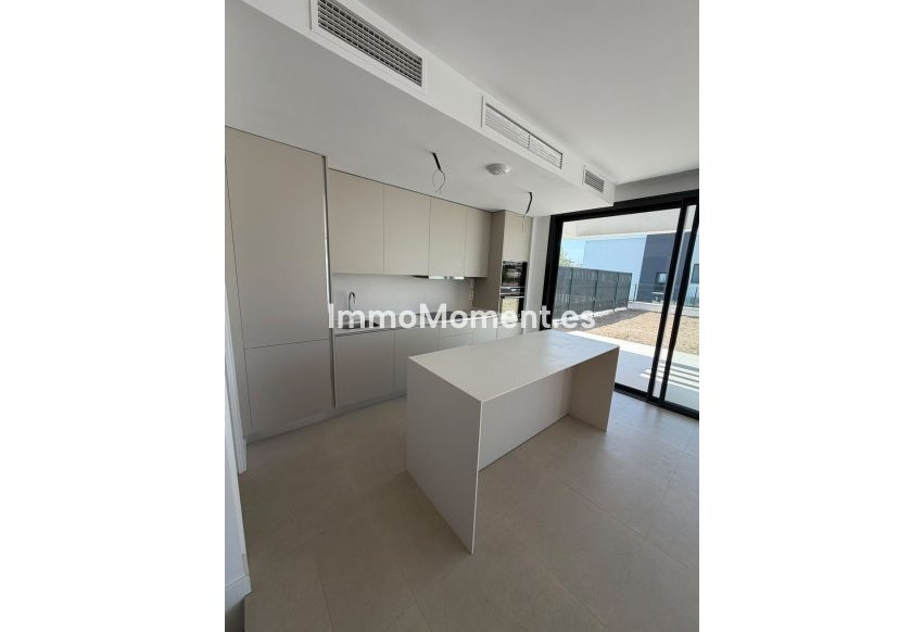 Wiederverkauf - Freistehende Villa - Estepona  - Atalaya