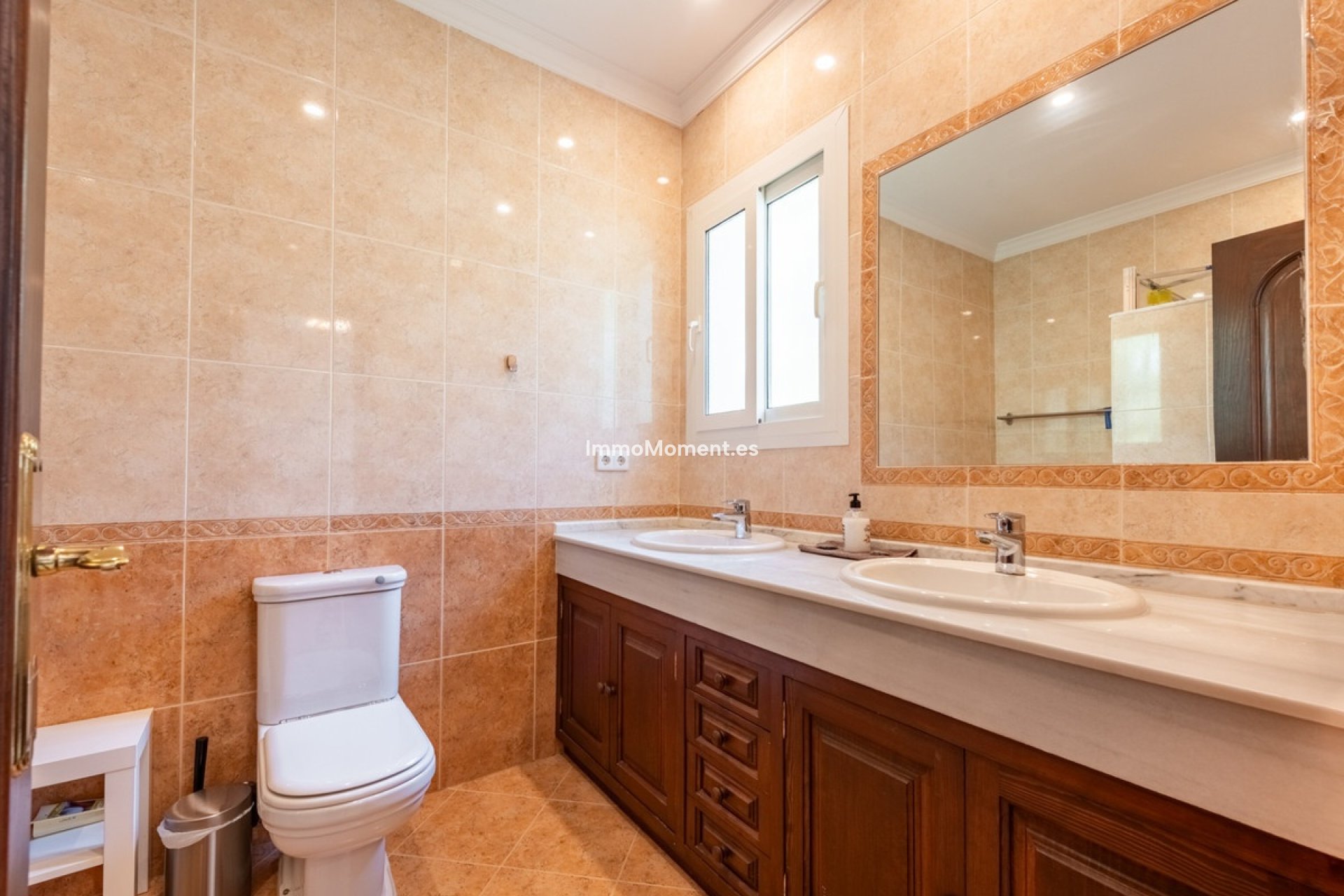 Wiederverkauf - Freistehende Villa - Estepona  - Atalaya