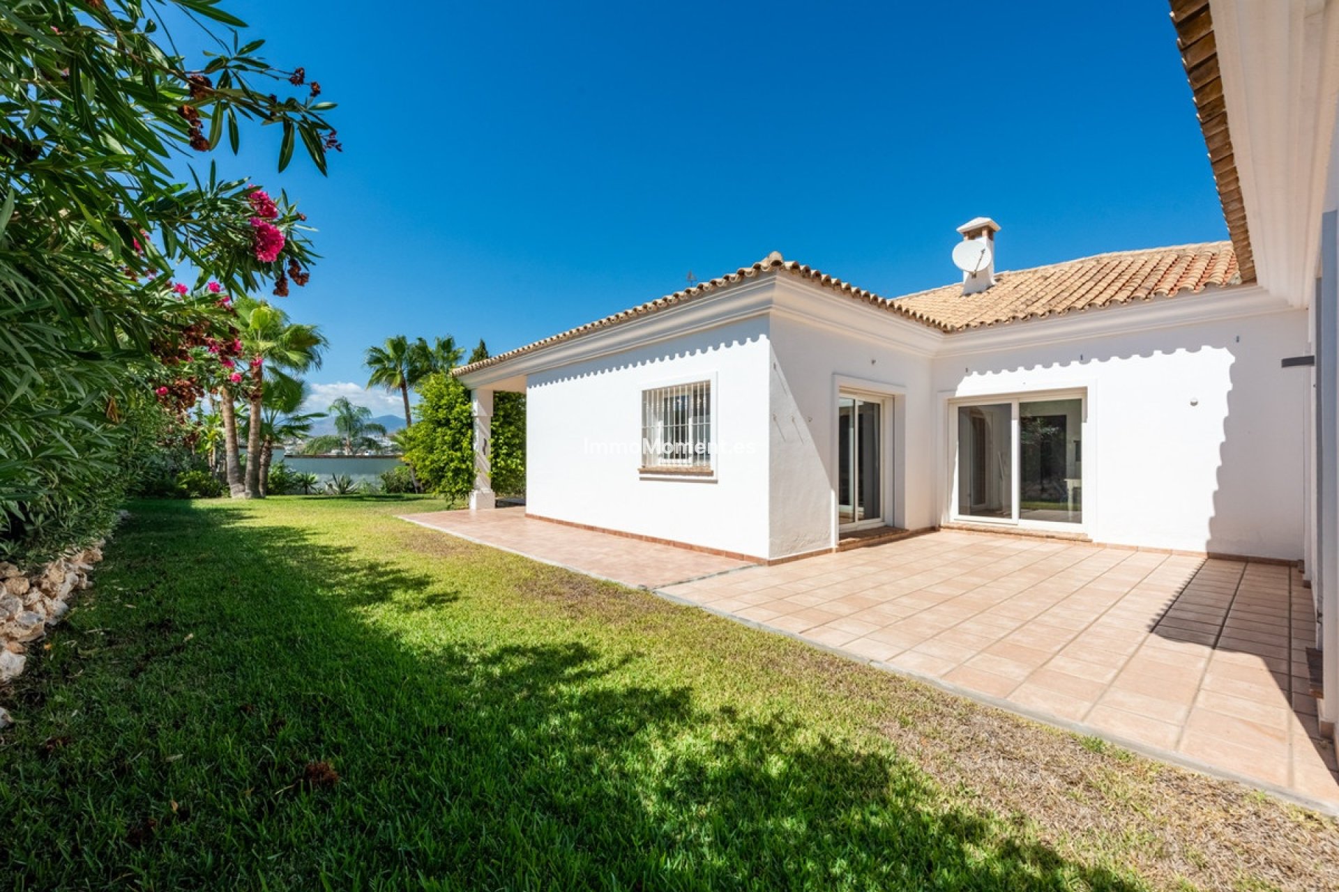 Wiederverkauf - Freistehende Villa - Estepona  - Atalaya