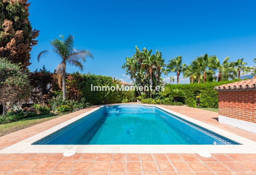 Wiederverkauf - Freistehende Villa - Estepona  - Atalaya