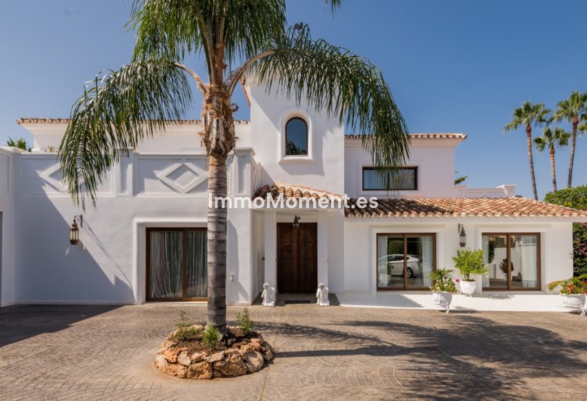 Wiederverkauf - Freistehende Villa - Estepona  - Atalaya
