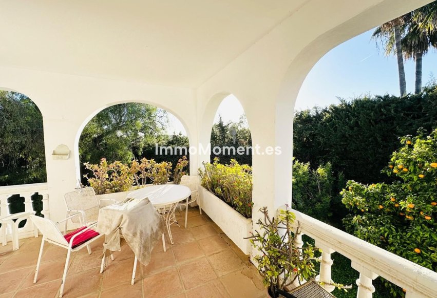 Wiederverkauf - Freistehende Villa - Estepona  - Atalaya