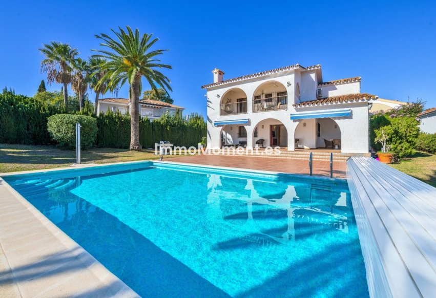 Wiederverkauf - Freistehende Villa - Estepona  - Atalaya
