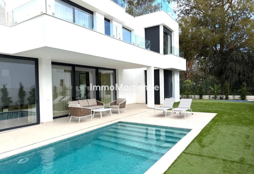 Wiederverkauf - Freistehende Villa - Estepona  - Atalaya