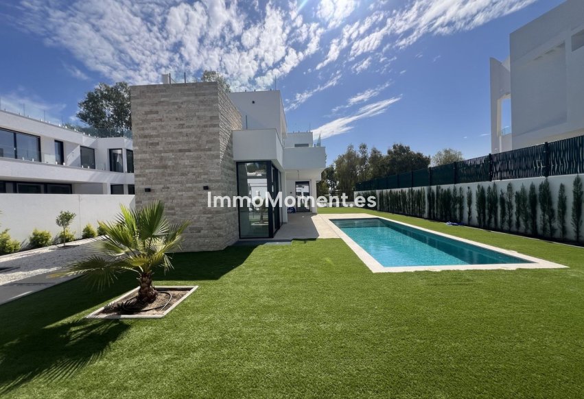 Wiederverkauf - Freistehende Villa - Estepona  - Atalaya