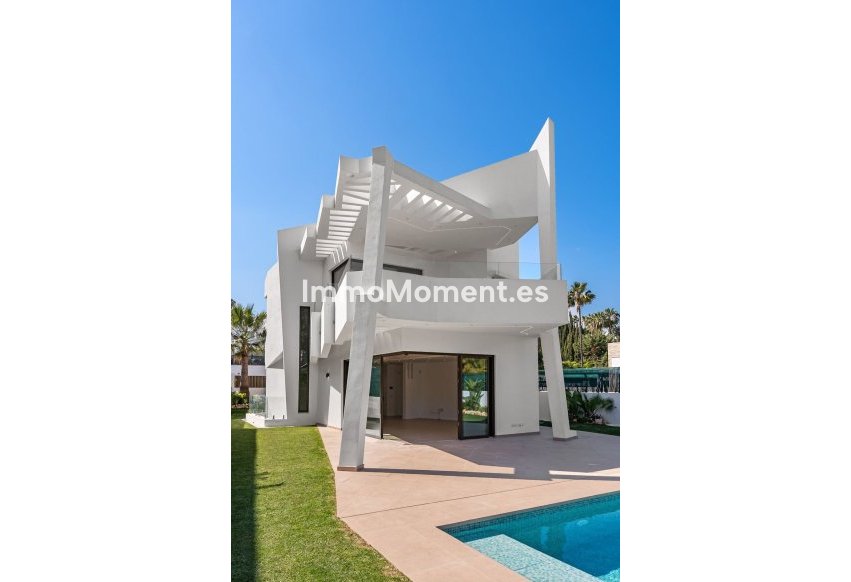 Wiederverkauf - Freistehende Villa - Estepona  - Atalaya