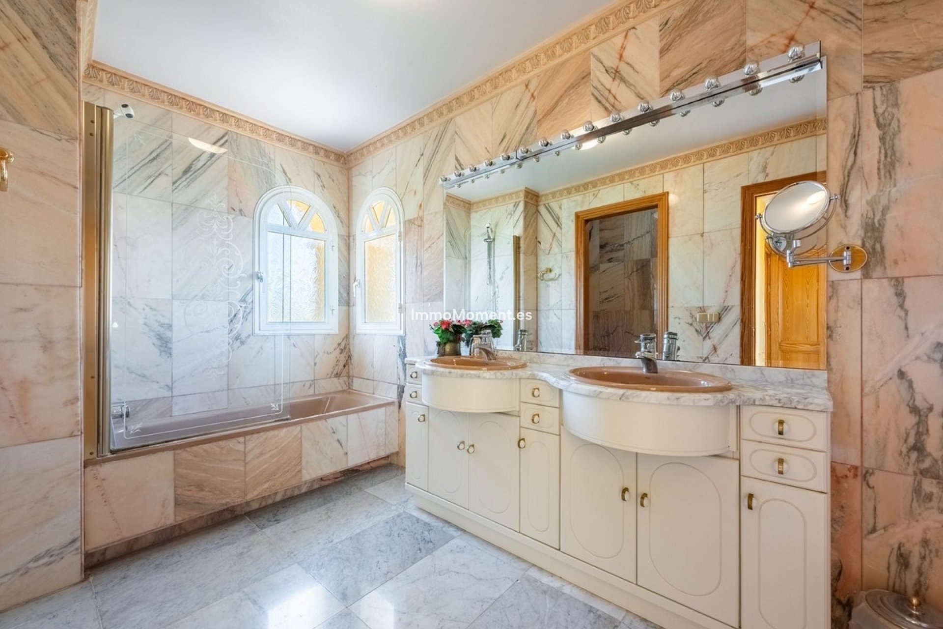 Wiederverkauf - Freistehende Villa - Estepona  - Atalaya