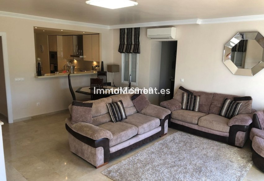 Wiederverkauf - Freistehende Villa - Estepona  - Benamara