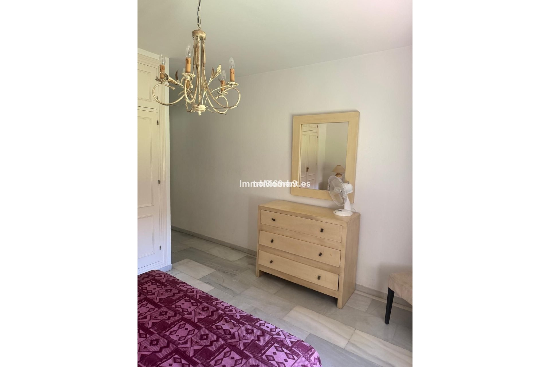 Wiederverkauf - Freistehende Villa - Estepona  - Benamara