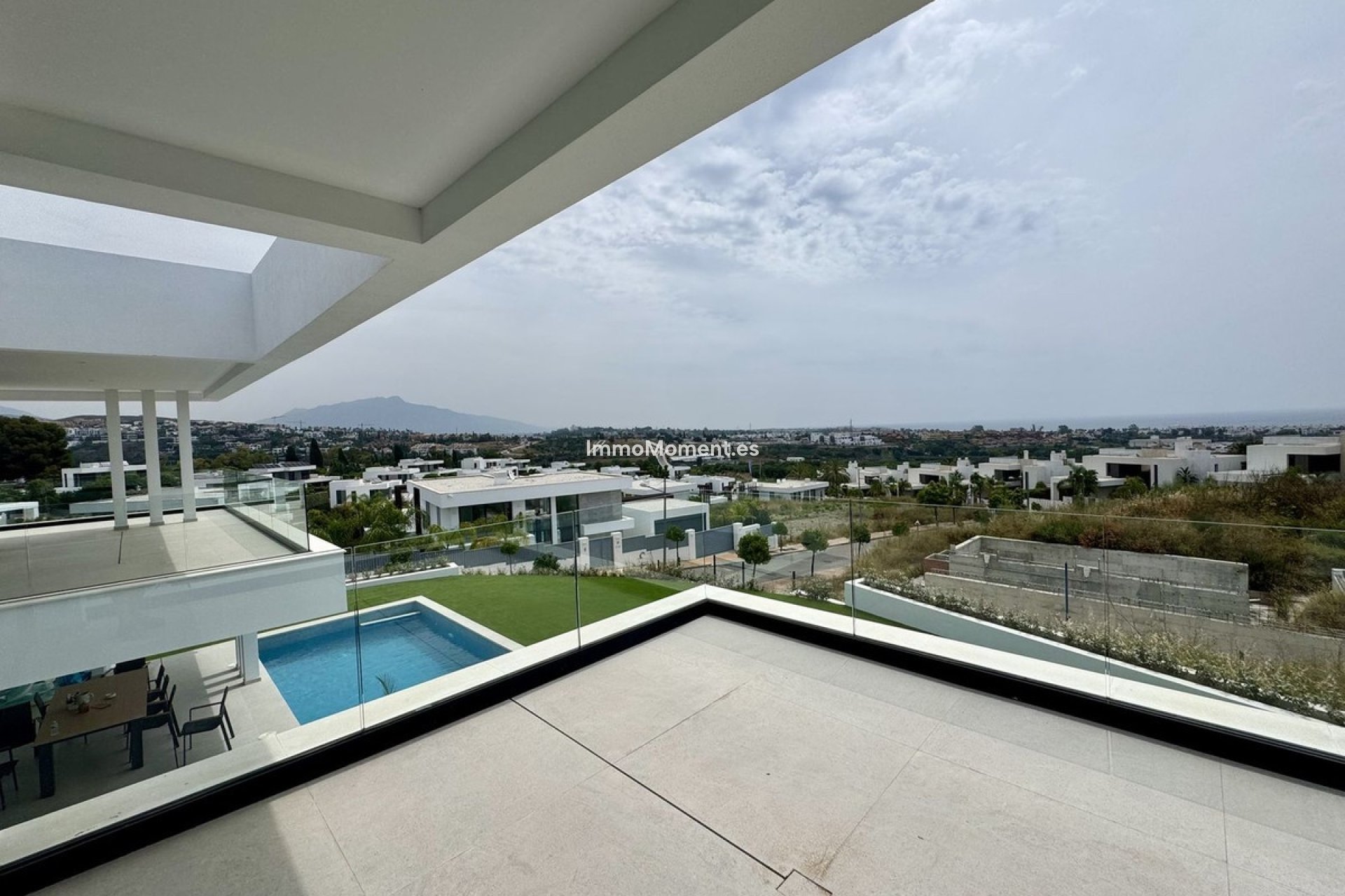 Wiederverkauf - Freistehende Villa - Estepona  - Cancelada