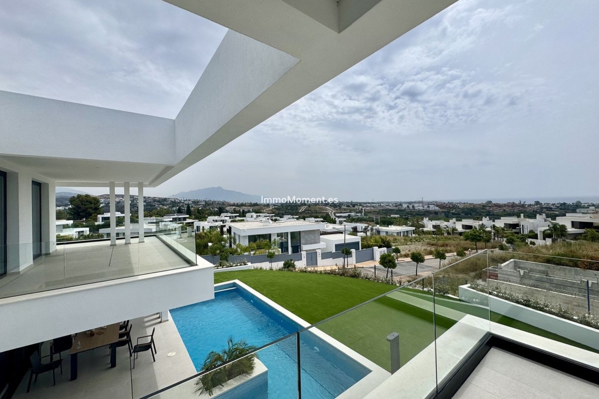 Wiederverkauf - Freistehende Villa - Estepona  - Cancelada