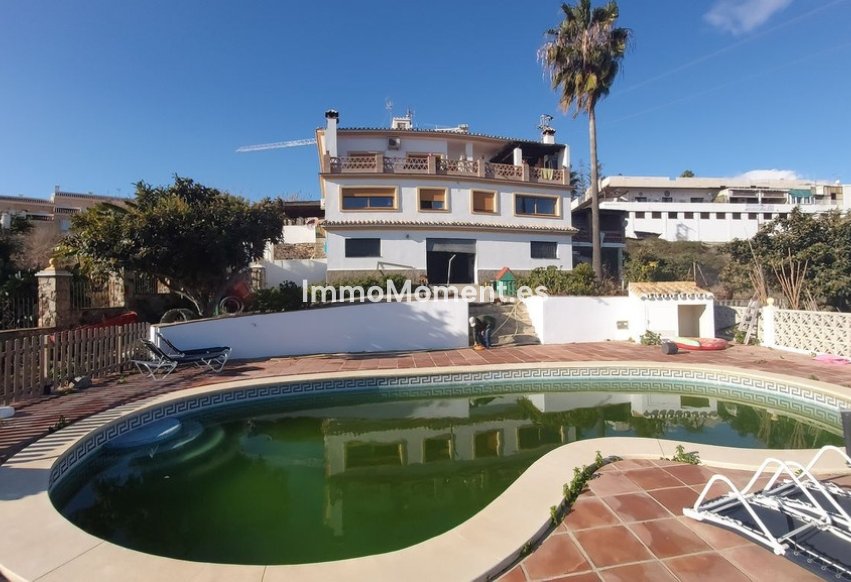 Wiederverkauf - Freistehende Villa - Estepona  - Cancelada