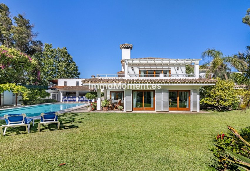 Wiederverkauf - Freistehende Villa - Estepona  - Cancelada