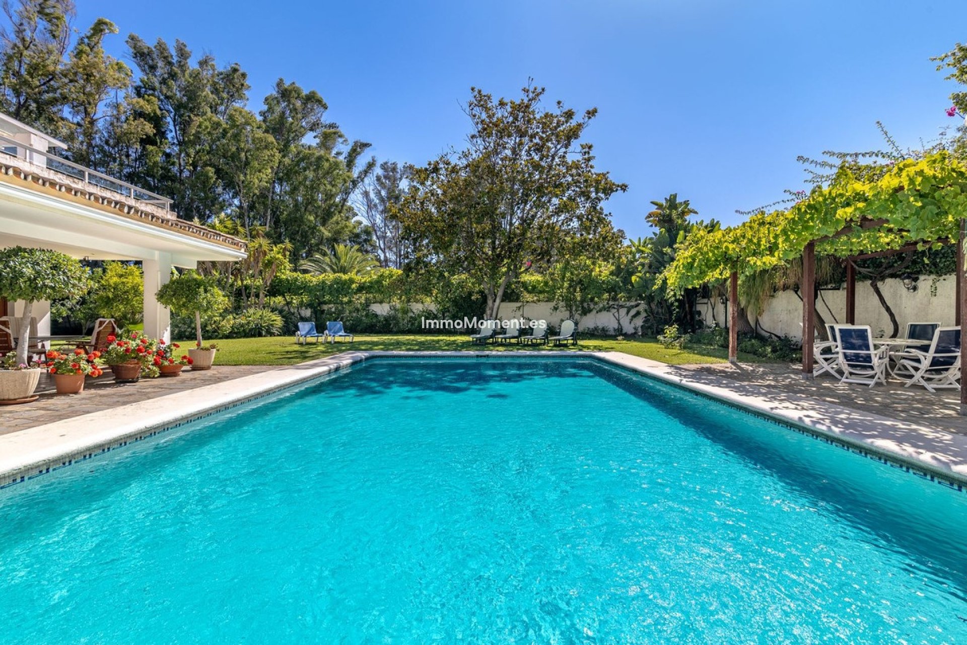 Wiederverkauf - Freistehende Villa - Estepona  - Cancelada