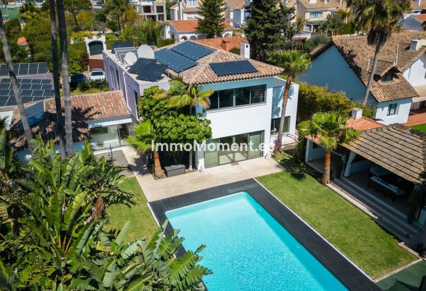 Wiederverkauf - Freistehende Villa - Estepona  - Costalita