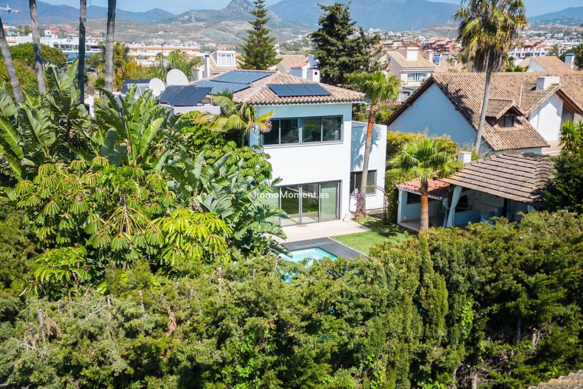 Wiederverkauf - Freistehende Villa - Estepona  - Costalita