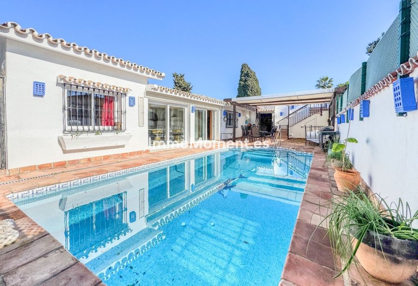 Wiederverkauf - Freistehende Villa - Estepona  - Costalita