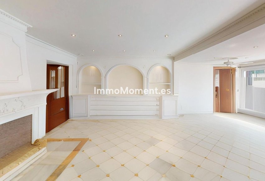 Wiederverkauf - Freistehende Villa - Estepona  - Costalita