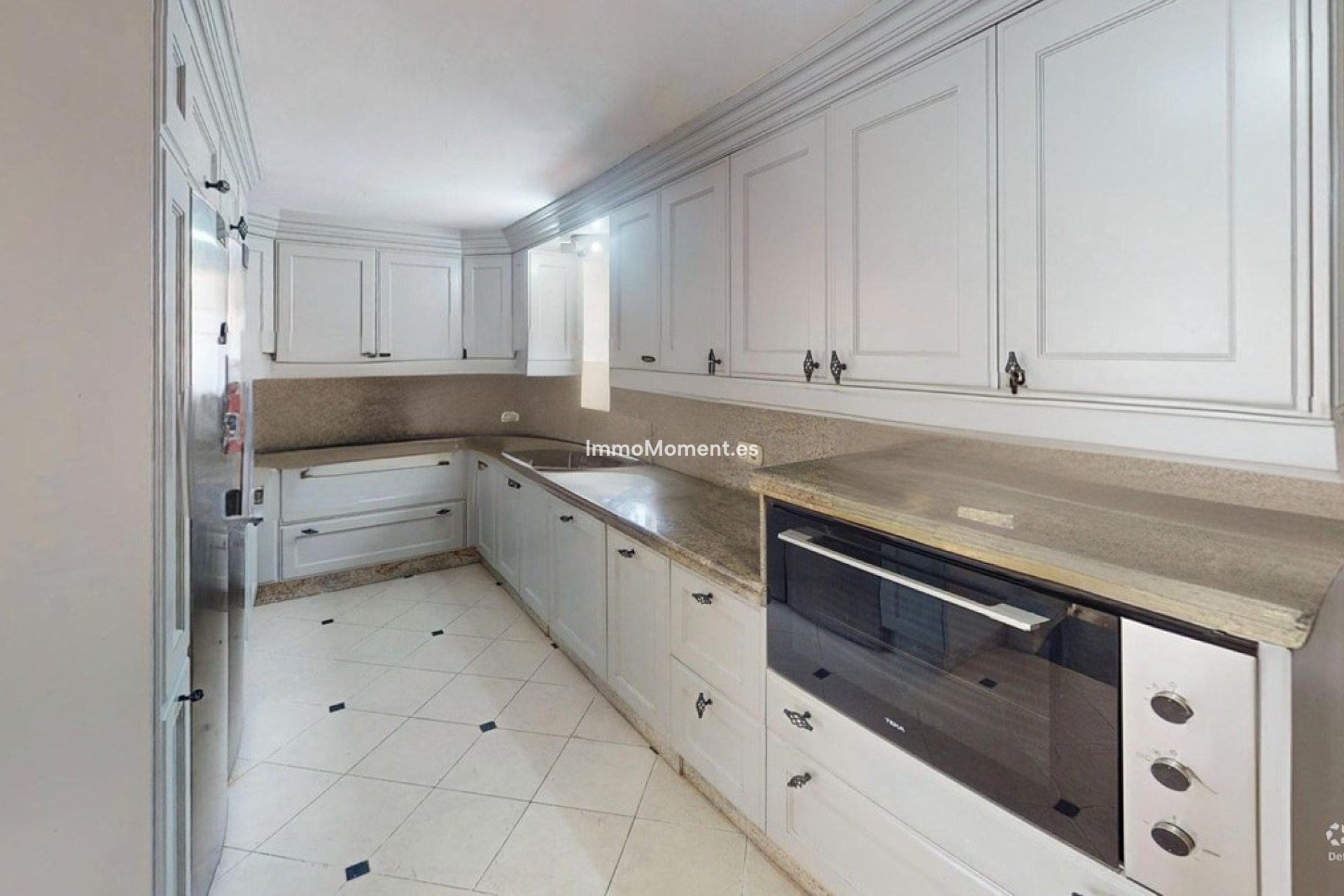 Wiederverkauf - Freistehende Villa - Estepona  - Costalita