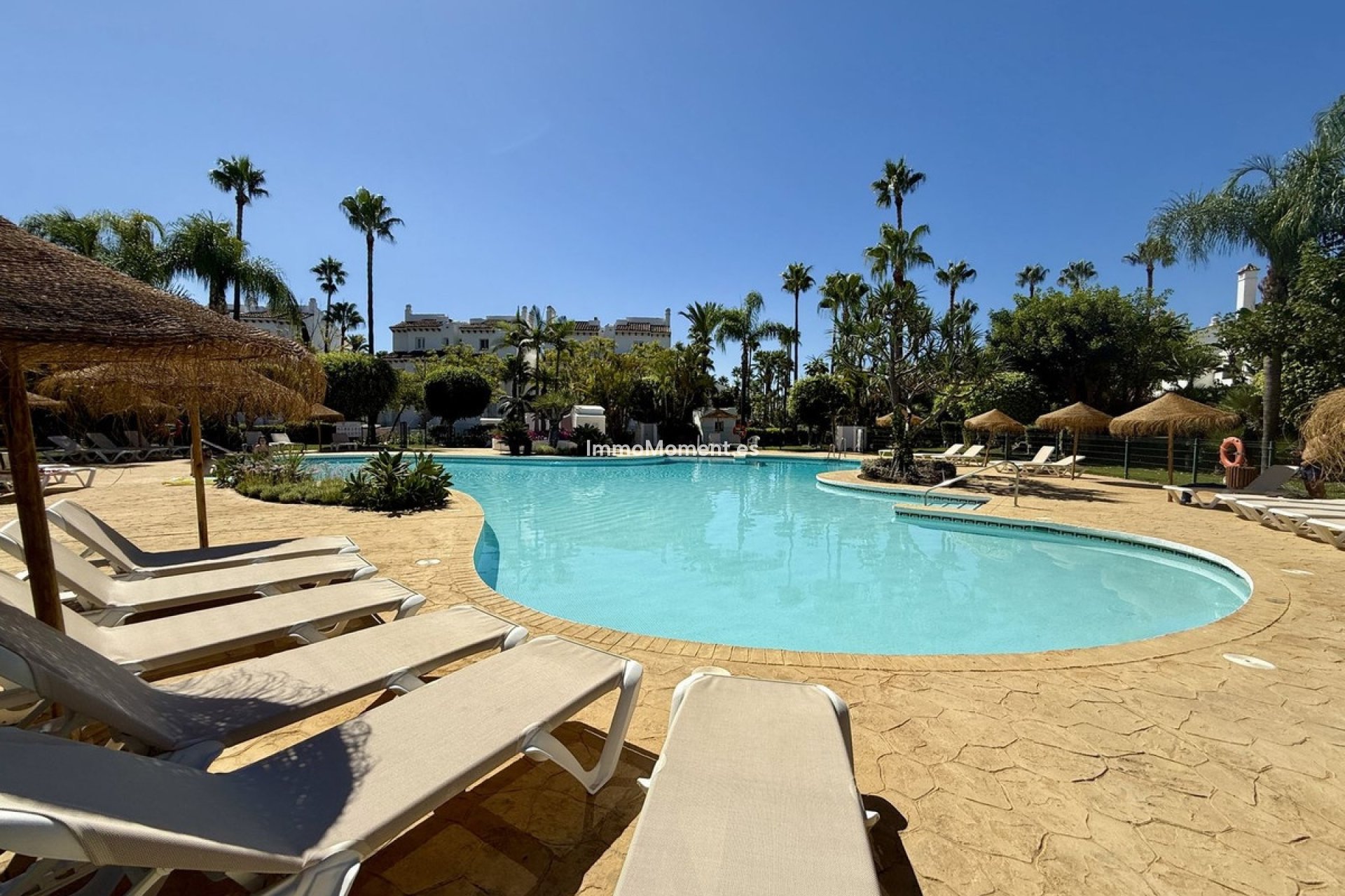 Wiederverkauf - Freistehende Villa - Estepona  - Costalita