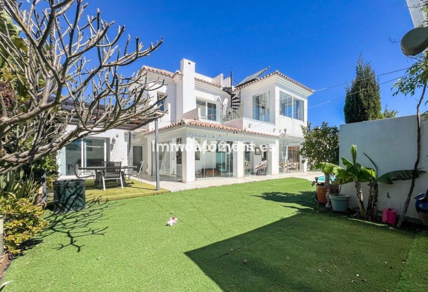 Wiederverkauf - Freistehende Villa - Estepona  - Costalita