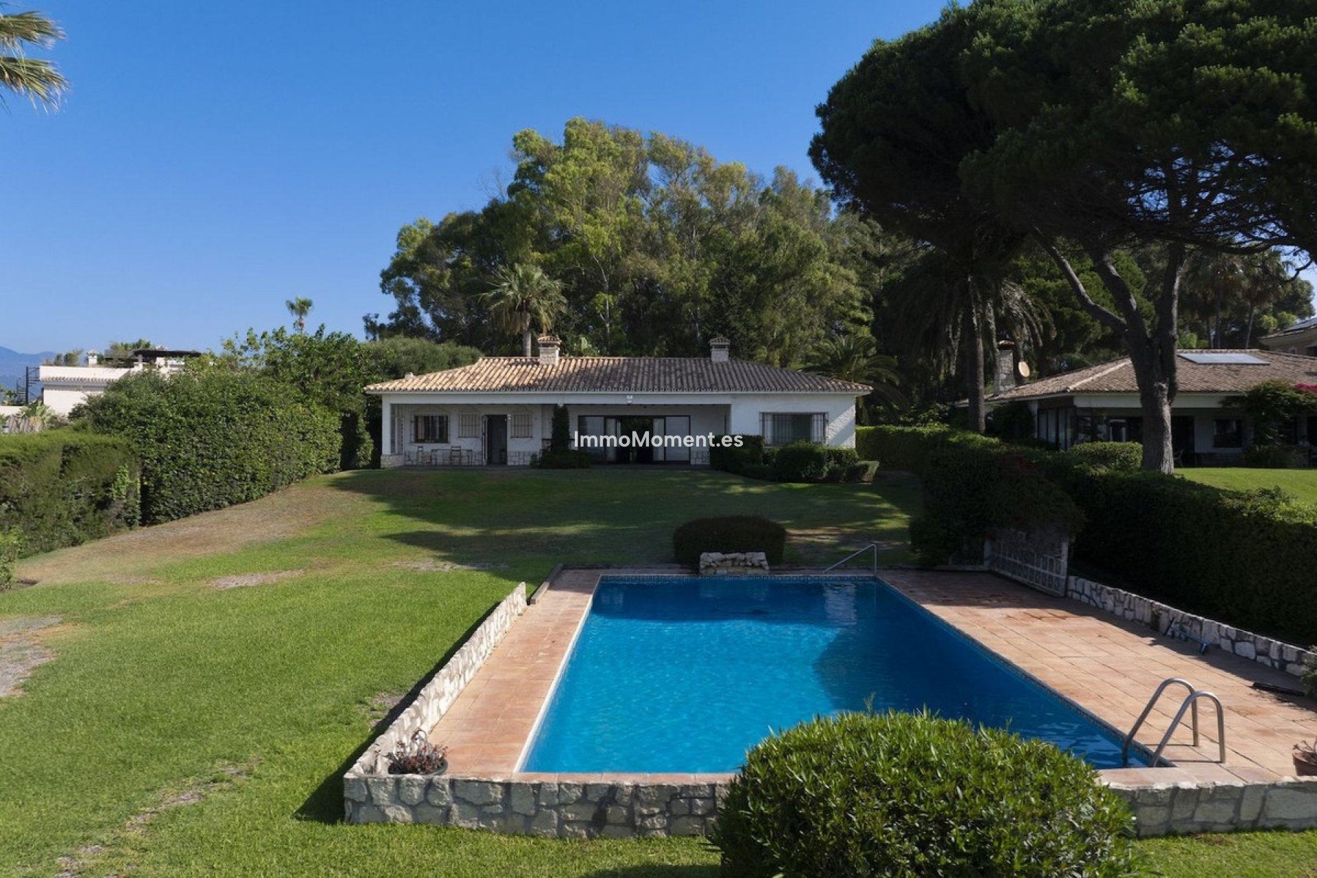 Wiederverkauf - Freistehende Villa - Estepona  - Costalita